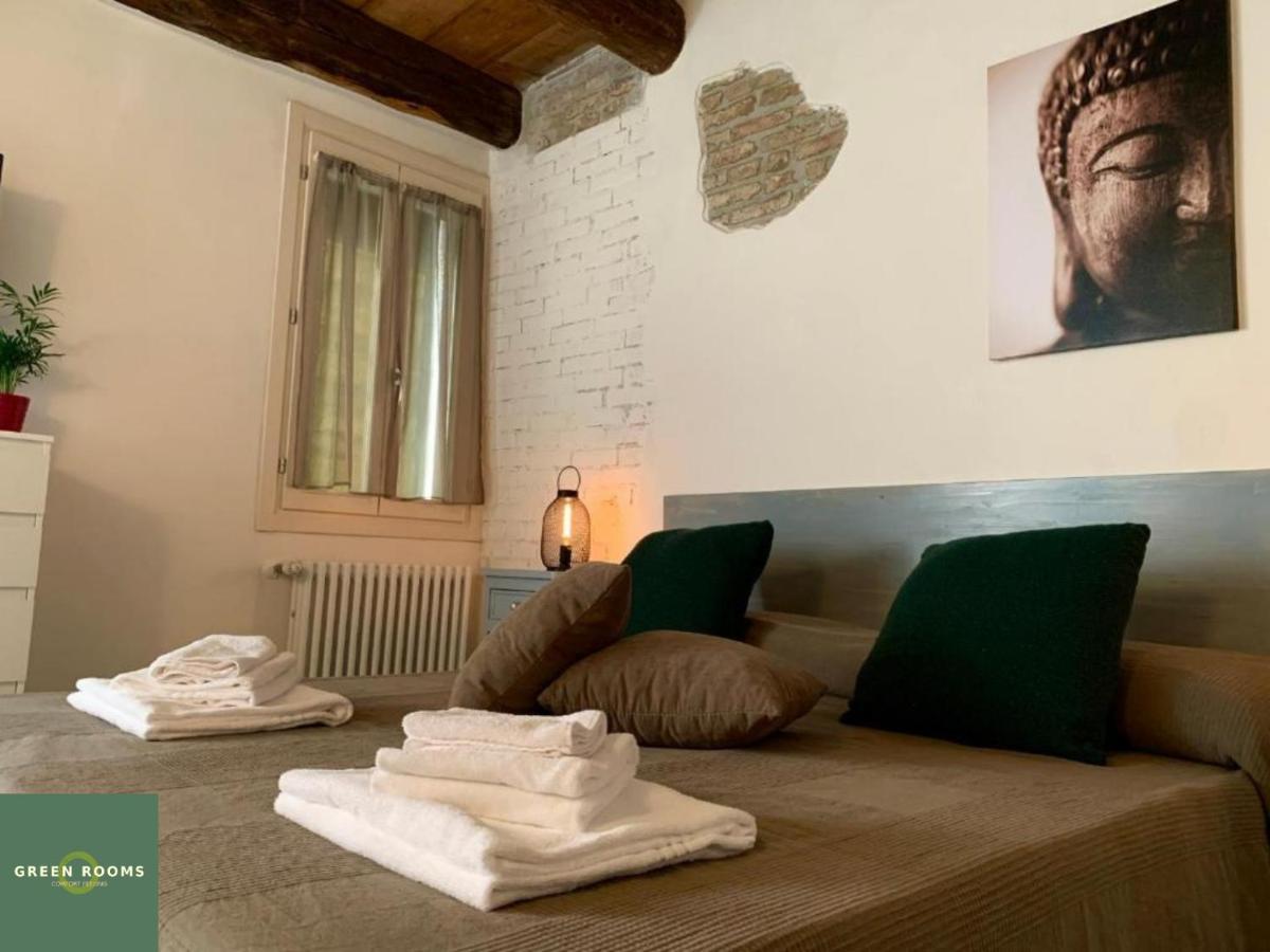 Green Rooms Ferrara Bagian luar foto